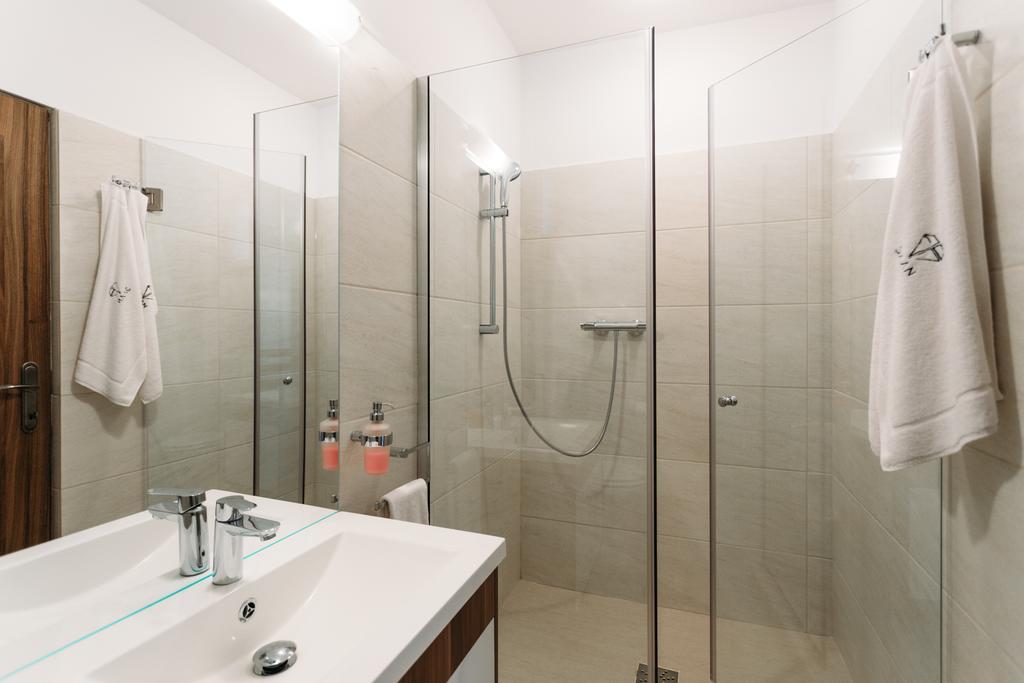 Daan Apartments Kluž Pokoj fotografie