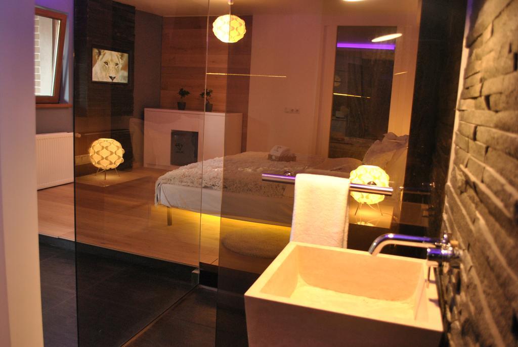 Daan Apartments Kluž Pokoj fotografie